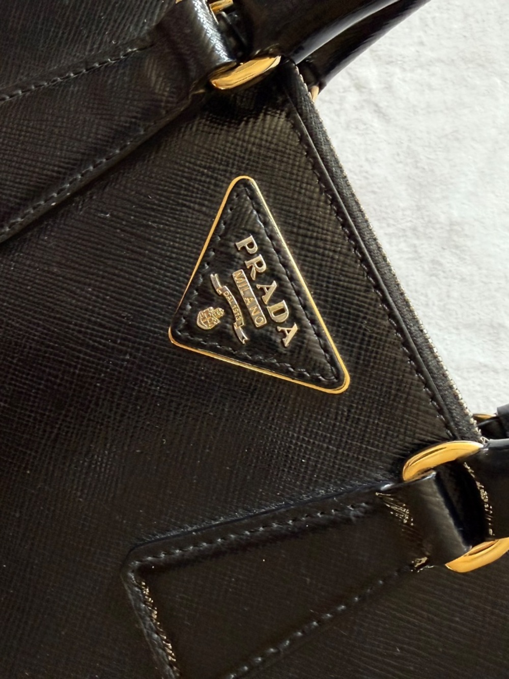 Prada bag - Picture 6 of 9